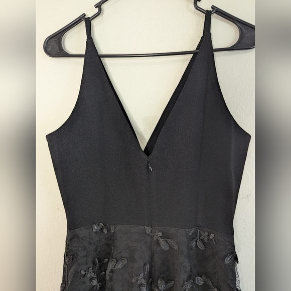 NWT Dress The Population Darleen V-Neck Embroidered Mesh Cocktail Dress Size M - Picture 8 of 11